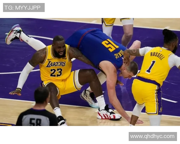 湖人对阵鹈鹕精彩回顾球迷热议赛场表现与战术分析 湖人对阵鹈鹕精彩回顾球迷热议赛场表现与战术分析